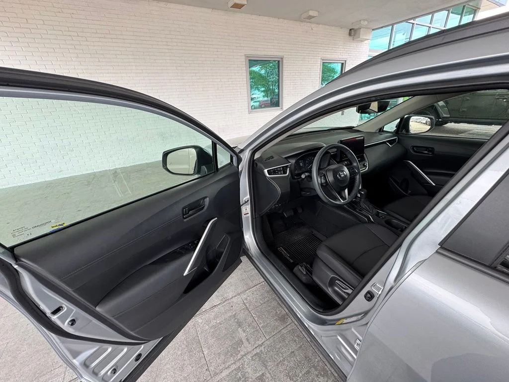 Used 2025 Silver Toyota LE image 10