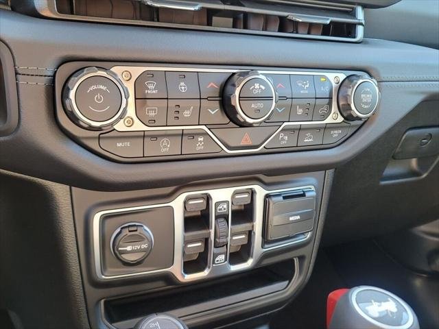 New 2026 Goldilocks Exterior Paint Jeep Sahara image 55