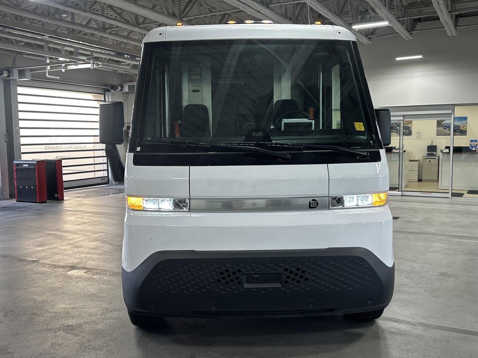 Used 2024 Oyster White BrightDrop  image 11