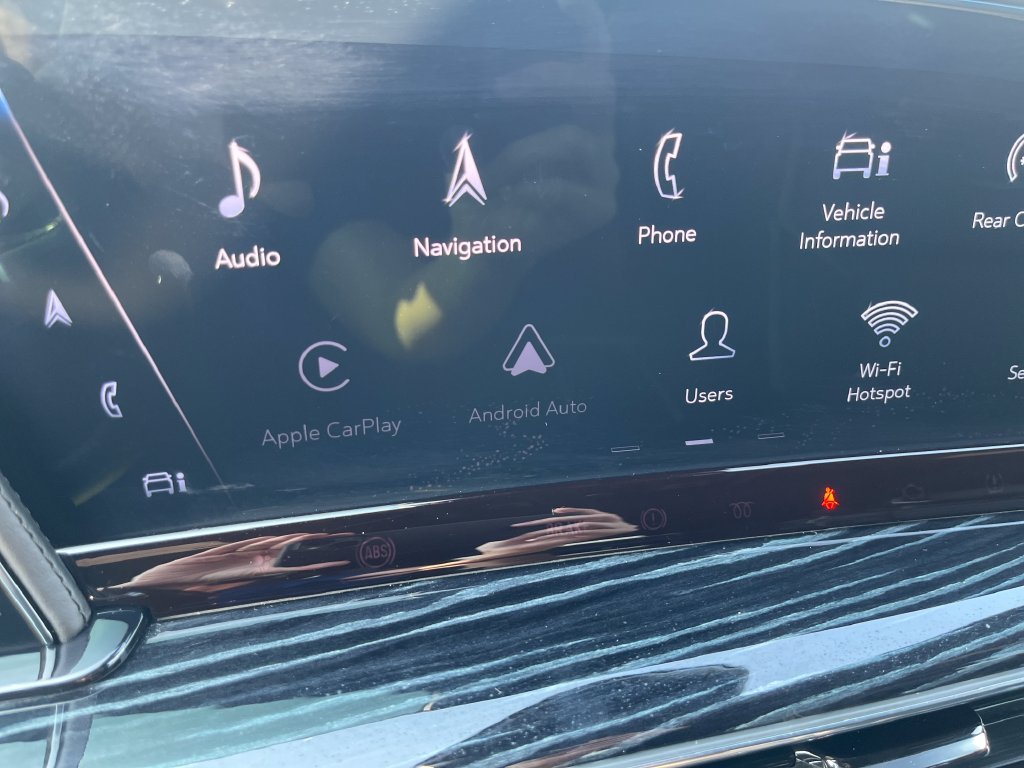 Used 2021 White Cadillac Sport image 20