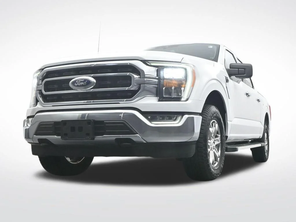 Used 2022 White Ford XLT image 32