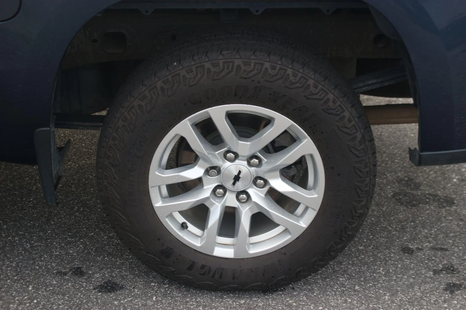 Used 2021 NORTHSKY BLUE METALLIC Chevrolet RST image 40
