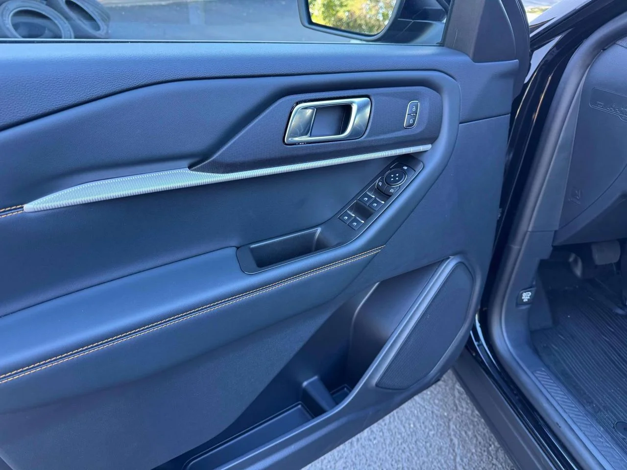 Used 2026 AGATE BLACK METALLIC Ford Tremor image 16