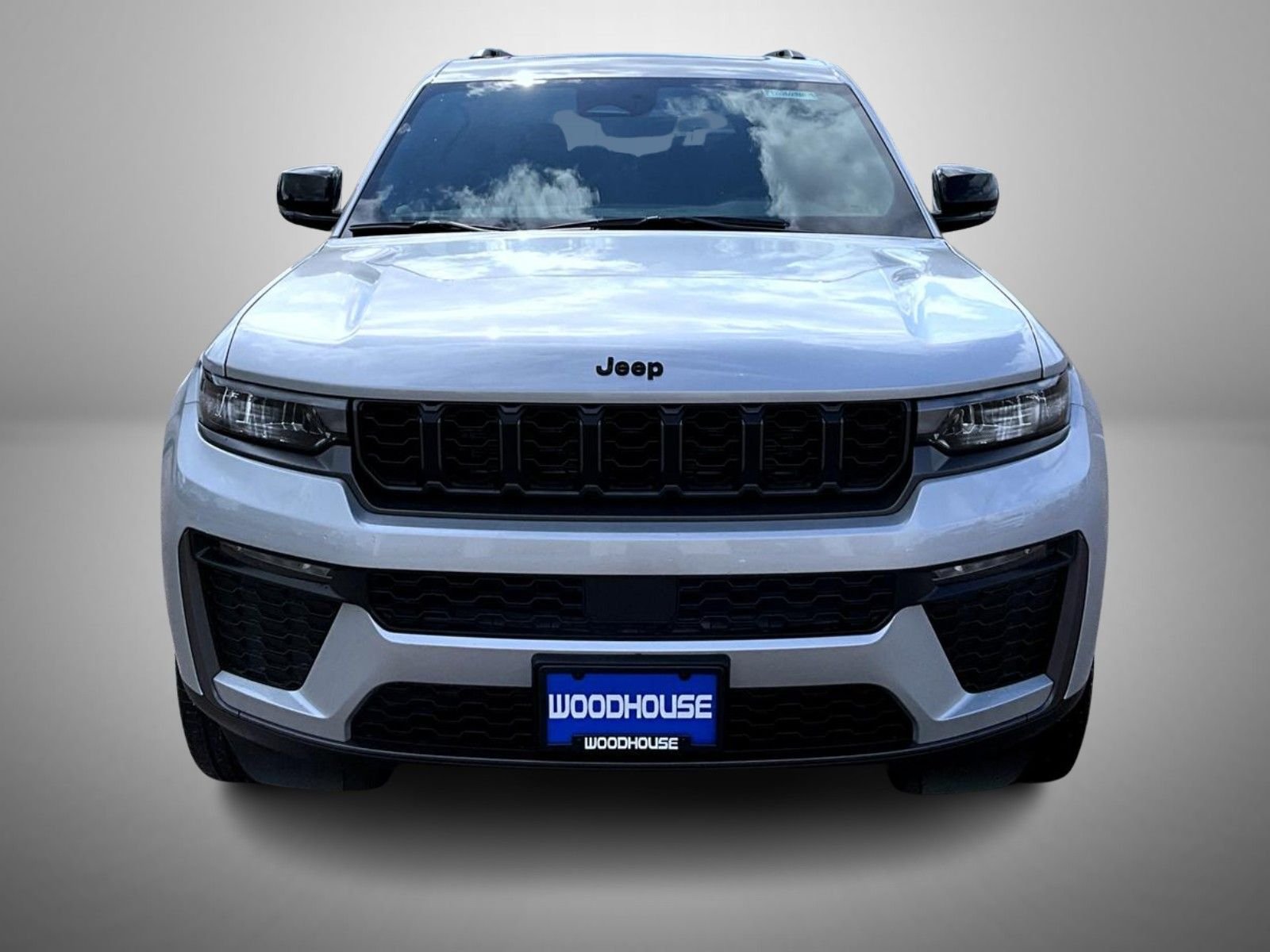 New 2026 Silver Zynith Exterior Paint Jeep Limited image 2