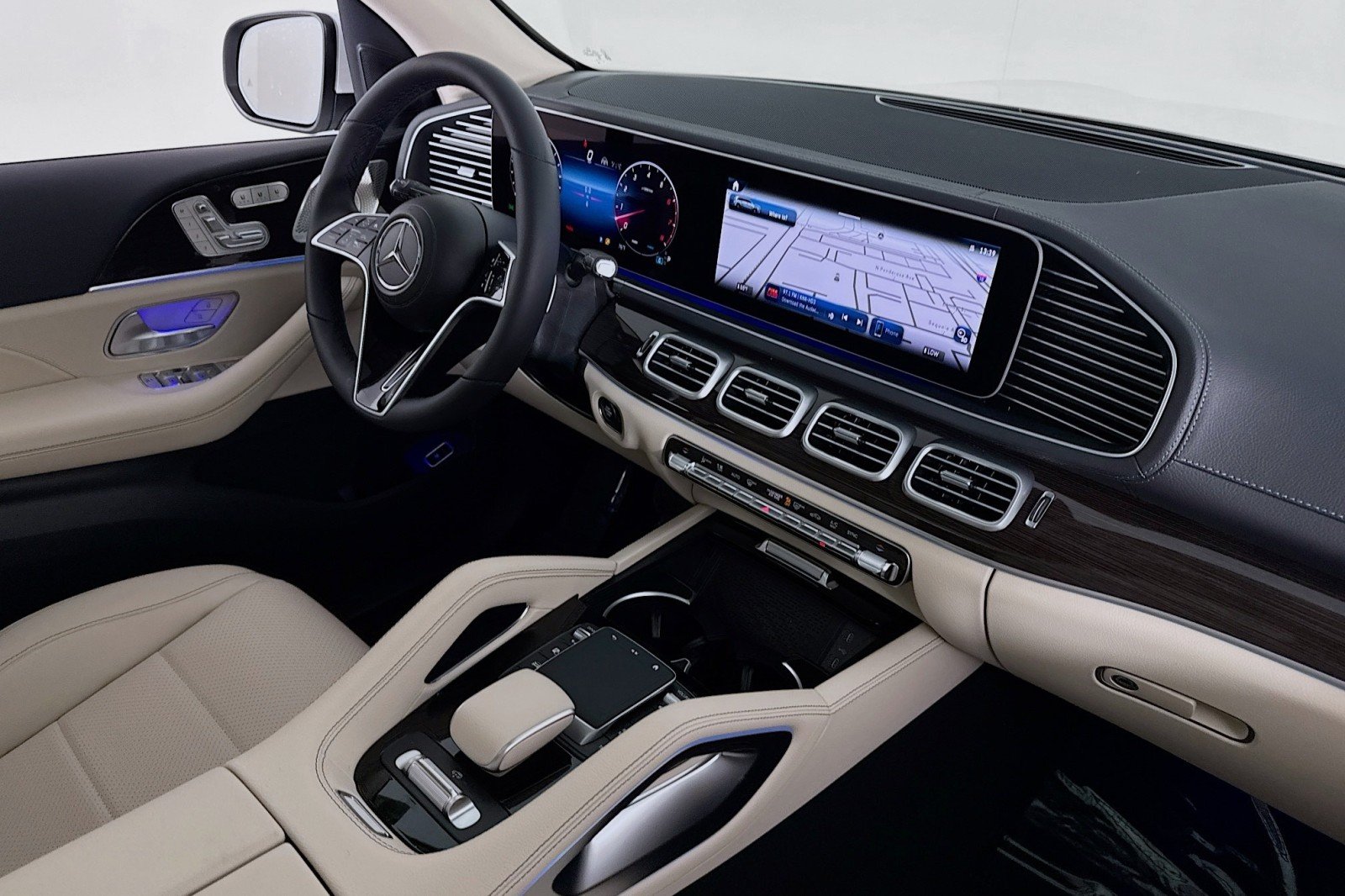 New 2026 Polar White Mercedes-Benz GLS 450 4MATIC® SUV image 16