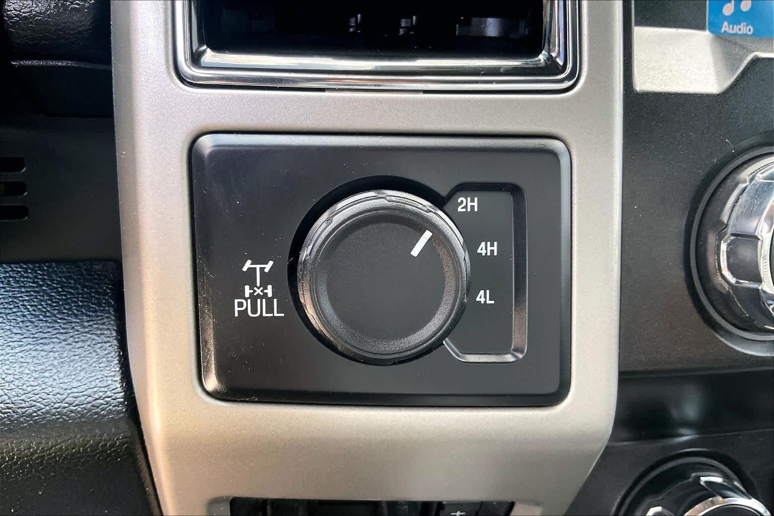 Used 2019 Magnetic Metallic Ford LARIAT image 31