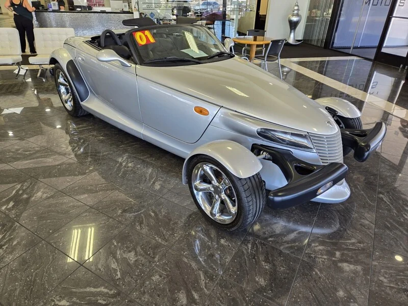 Used 2001 Silver Plymouth 2DR ROADSTER image 4
