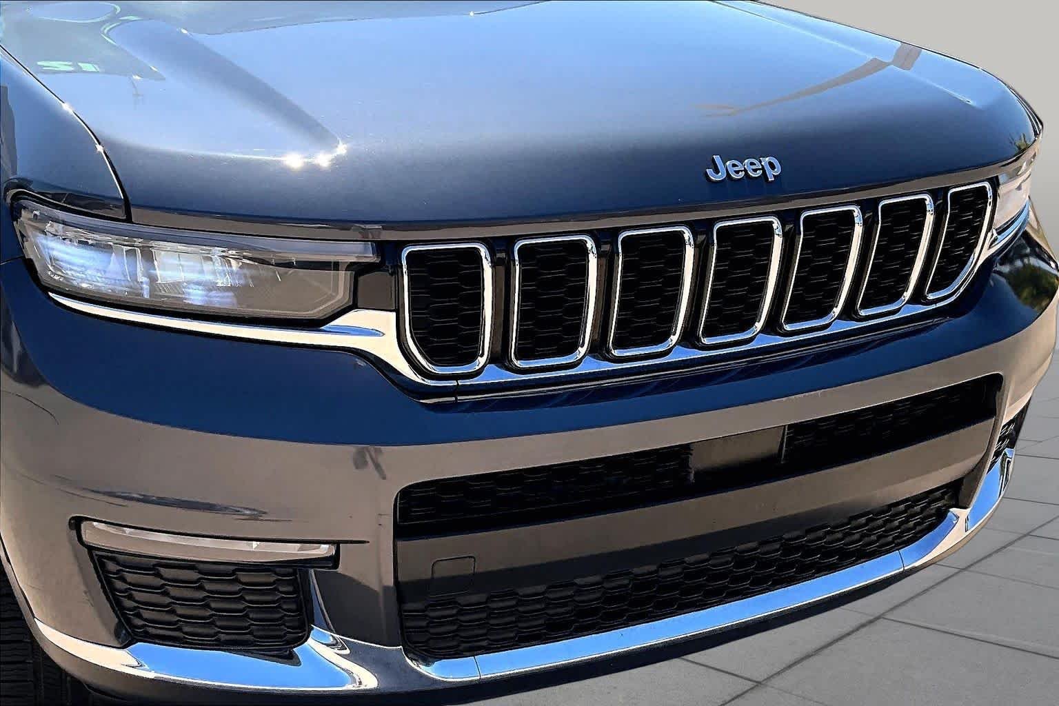 Used 2021 Baltic Gray Metallic Clearcoat Jeep Limited image 21