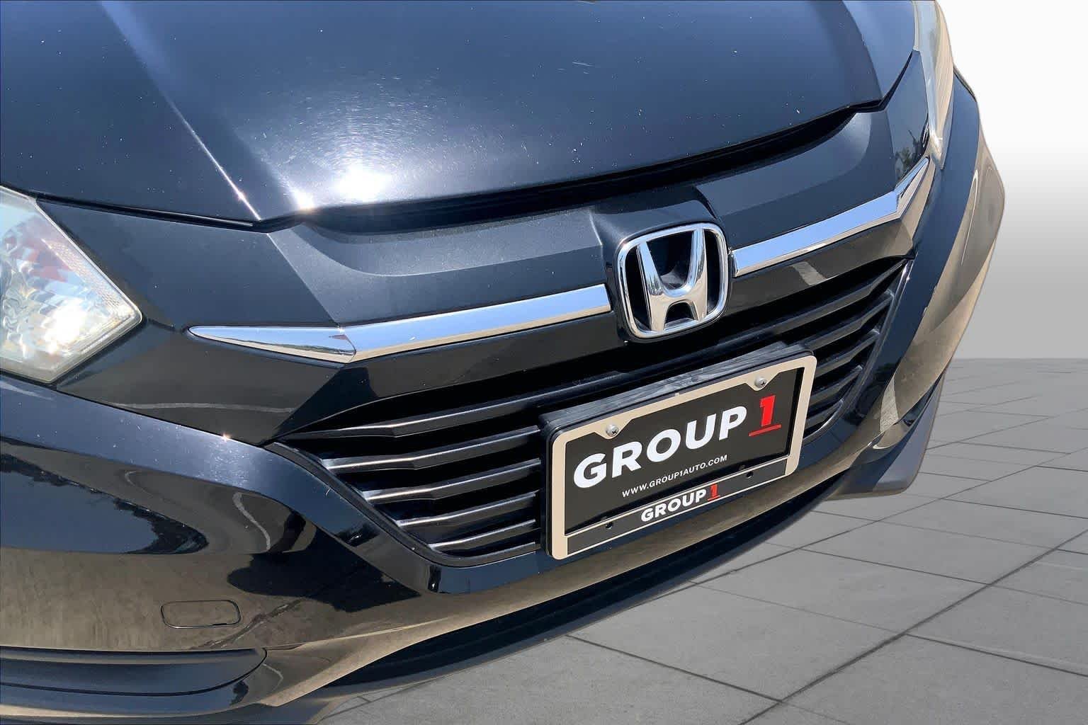 Used 2018 Crystal Black Pearl Honda LX image 28
