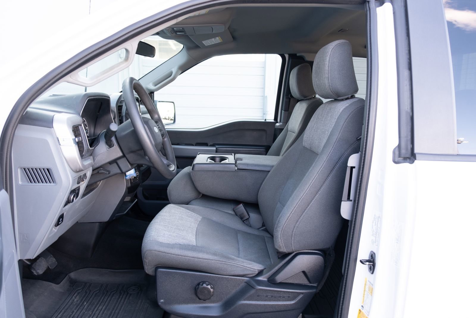 Used 2023  Ford XLT image 10