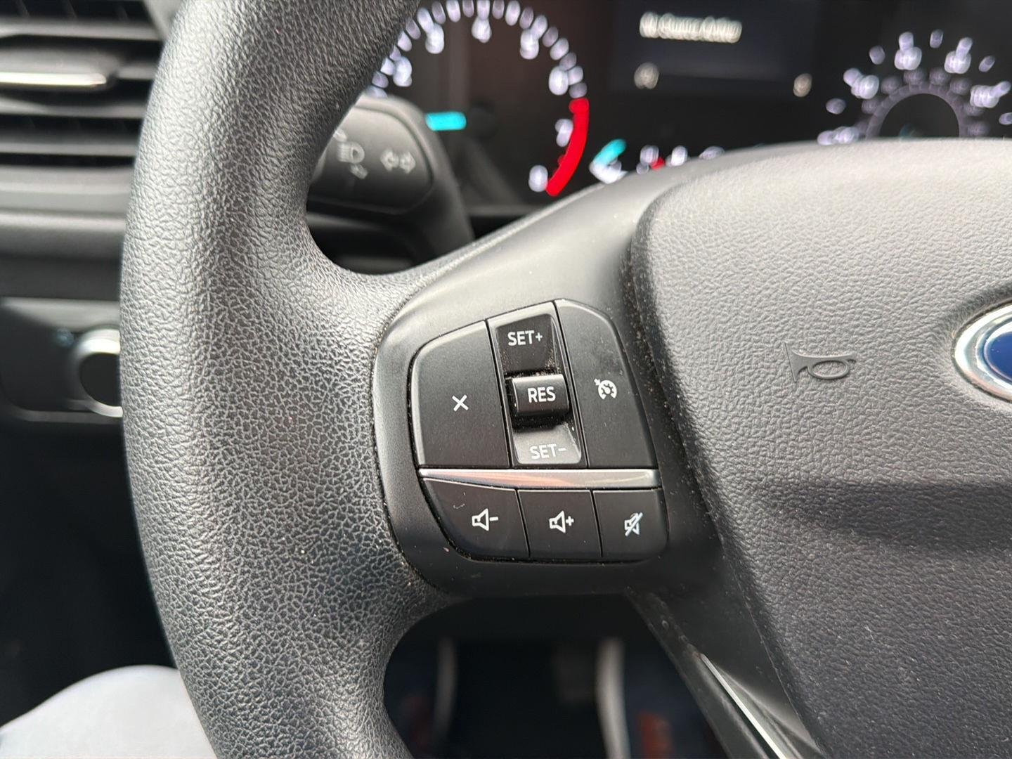 Used 2021 Velocity Blue Ford SE image 11