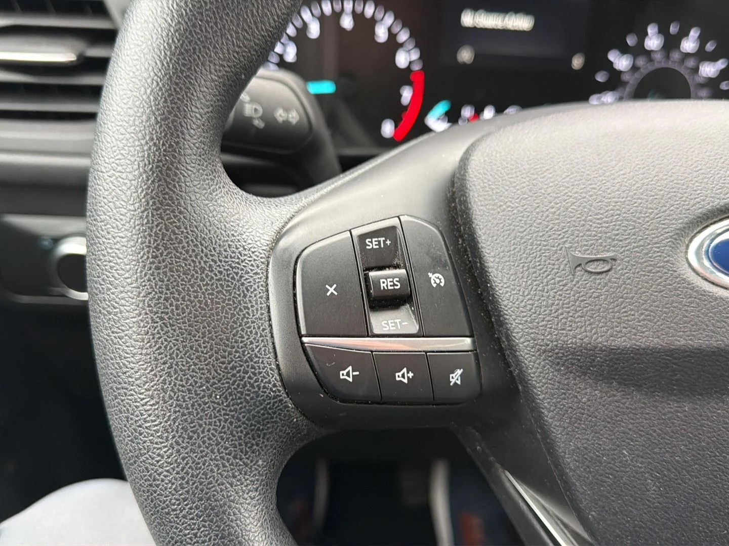 Used 2021 Velocity Blue Ford SE image 11
