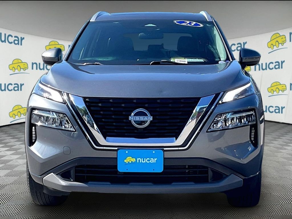 Used 2023 Gray Nissan SV image 2