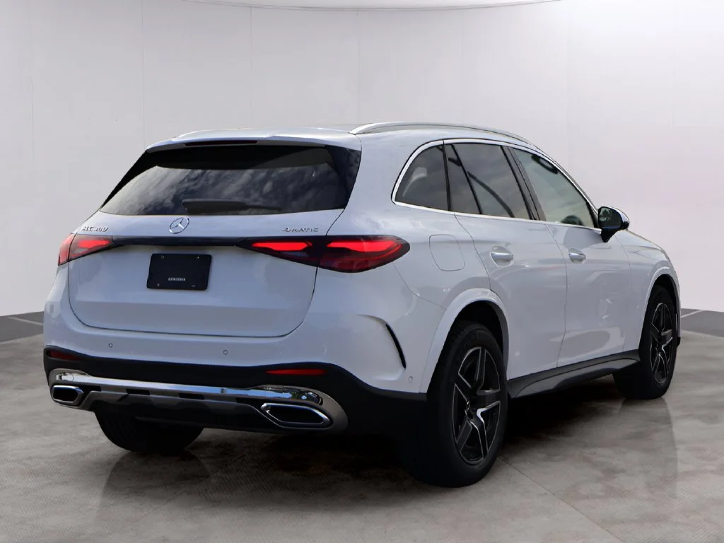 New 2027 White Mercedes-Benz GLC 300 image 7
