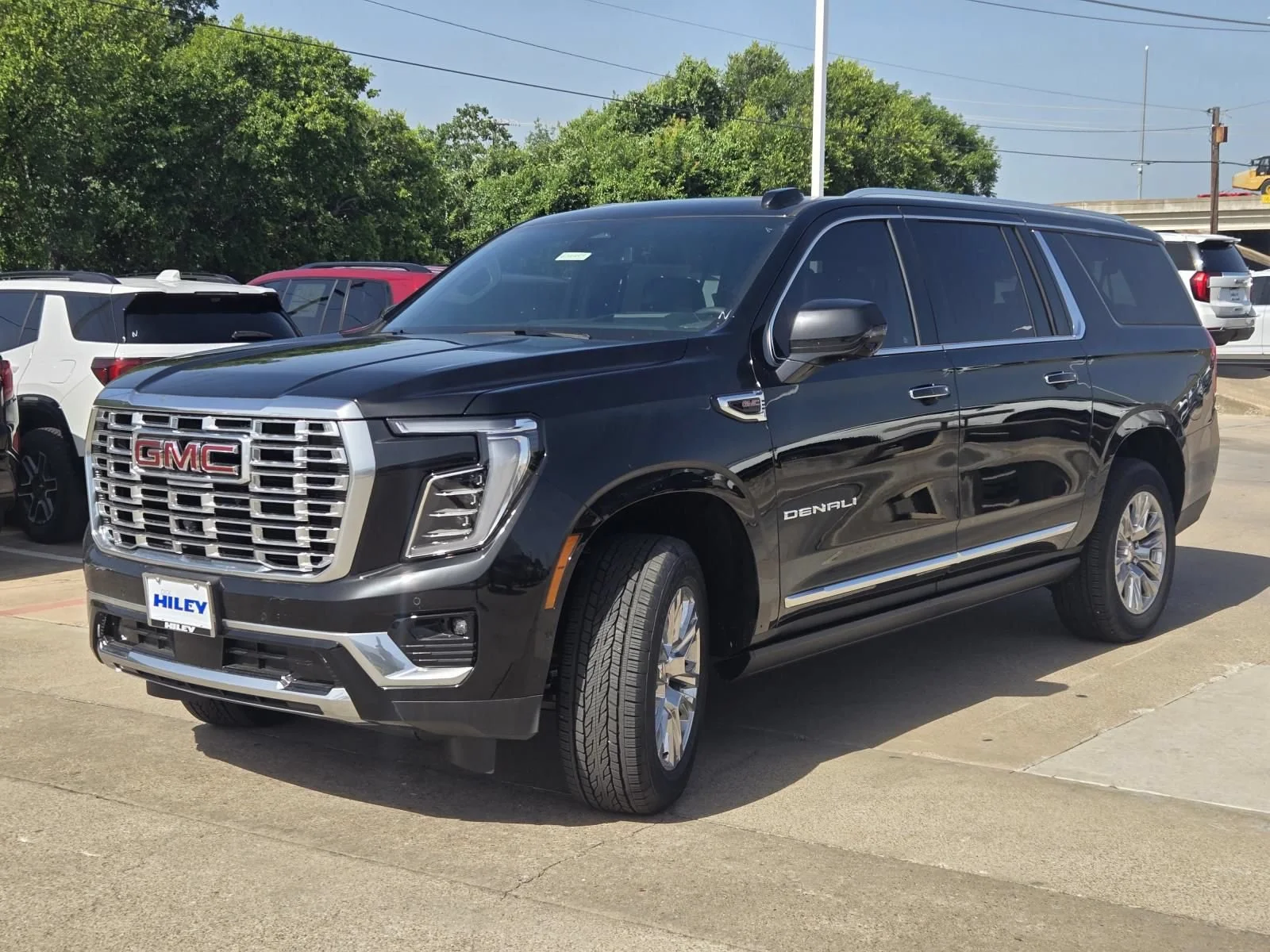 2026 GMC Yukon XL Denali - Photo 2