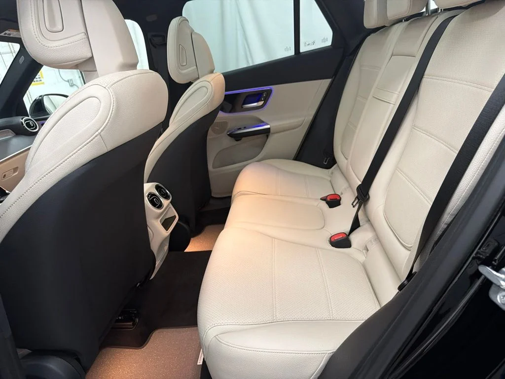 New 2027 Black Mercedes-Benz GLC 300 image 20