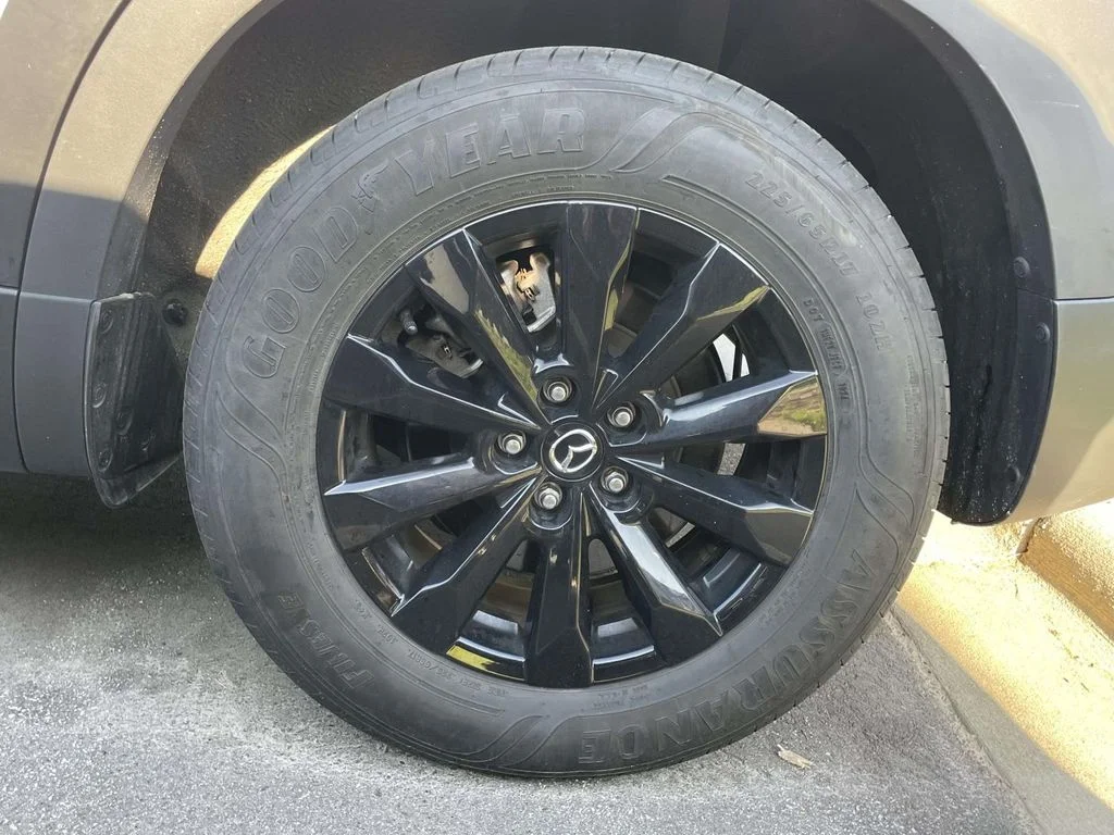 Used 2025 Wind Chill Pearl Mazda 2.5 S Preferred Package image 5