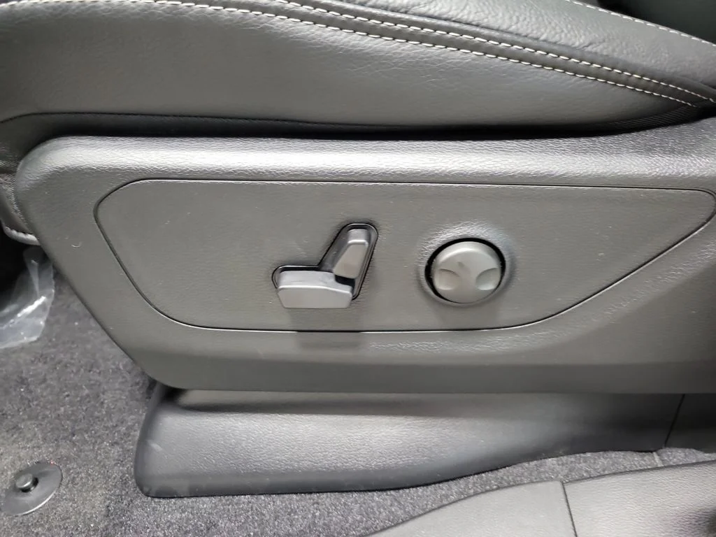 2026 RAM 1500 Rebel - Photo 11