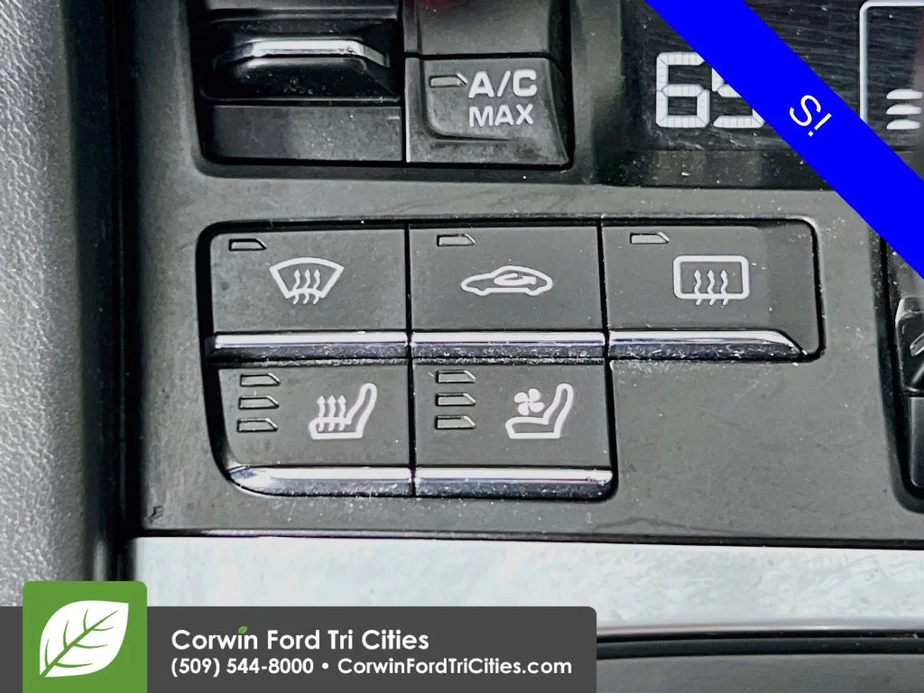 Used 2019  Porsche  image 22