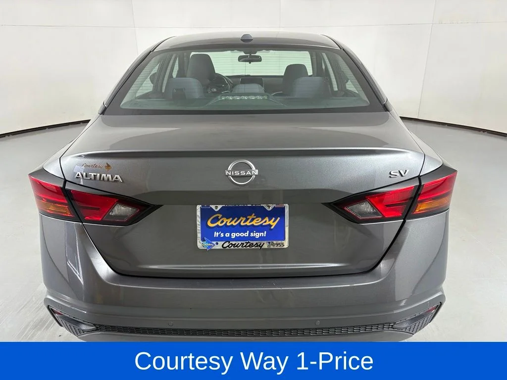 Used 2023 Gray Nissan 2.5 SV image 9