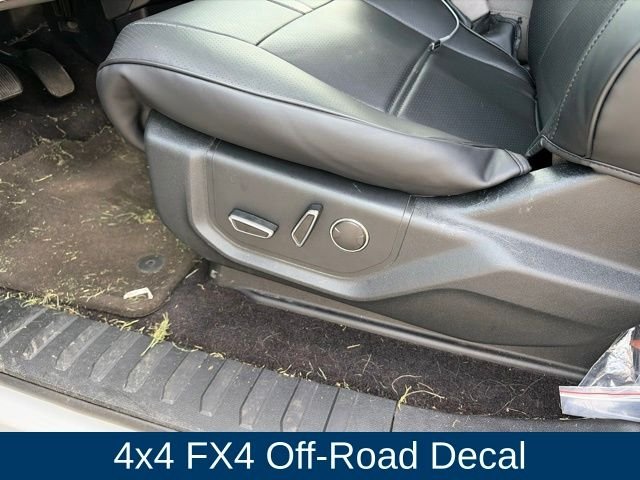Used 2015 White Ford XLT image 21