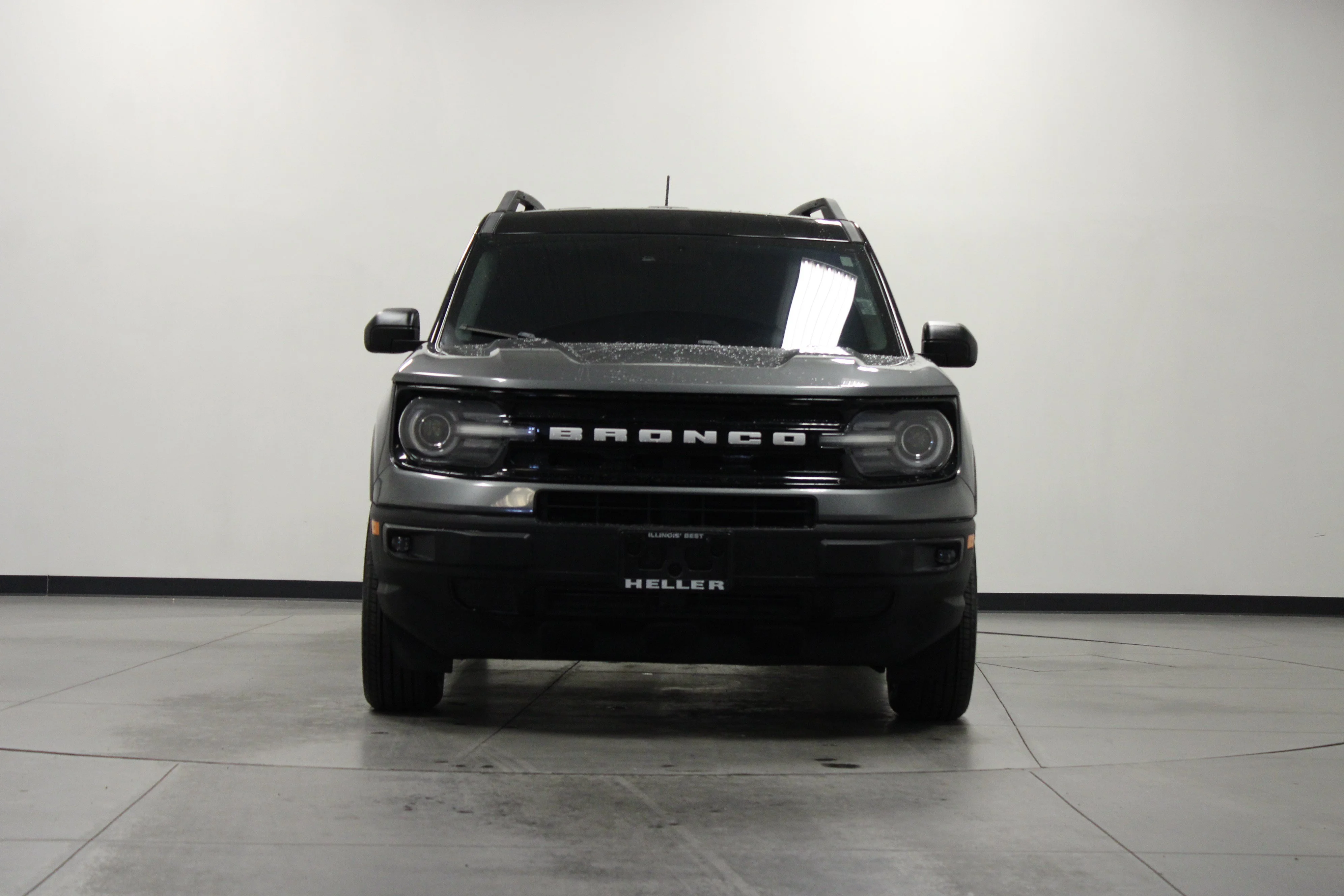 Used 2021 Gray Metallic Ford Outer Banks image 9