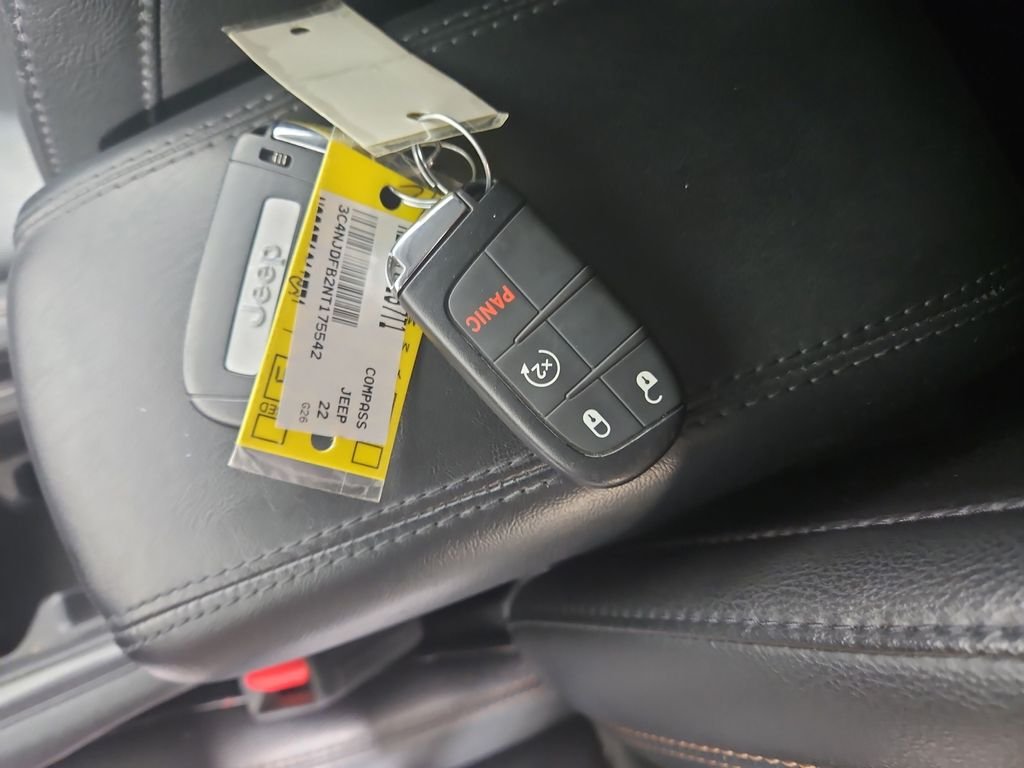 Used 2022 Gray Jeep Latitude Lux image 28
