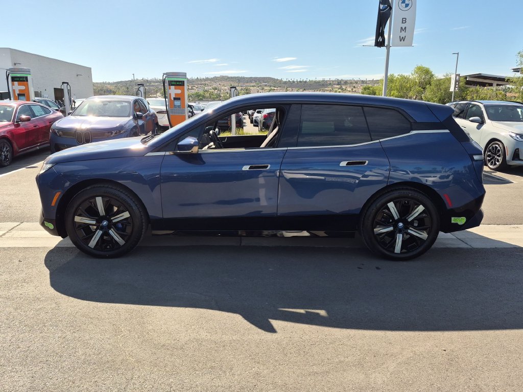 Used 2024 Blue BMW xDrive50 image 5