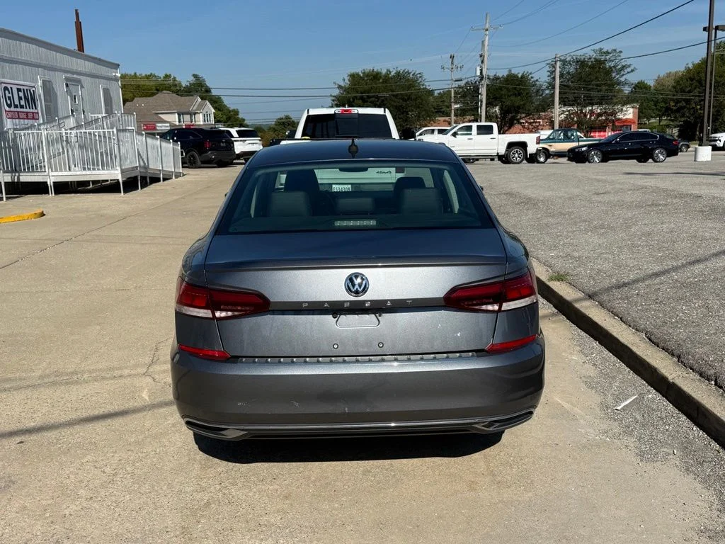Used 2021 Gray Volkswagen 2.0T SE image 7