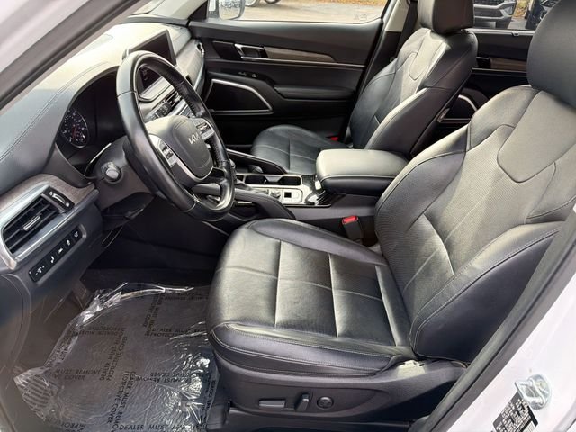 Used 2022 White Kia EX image 15