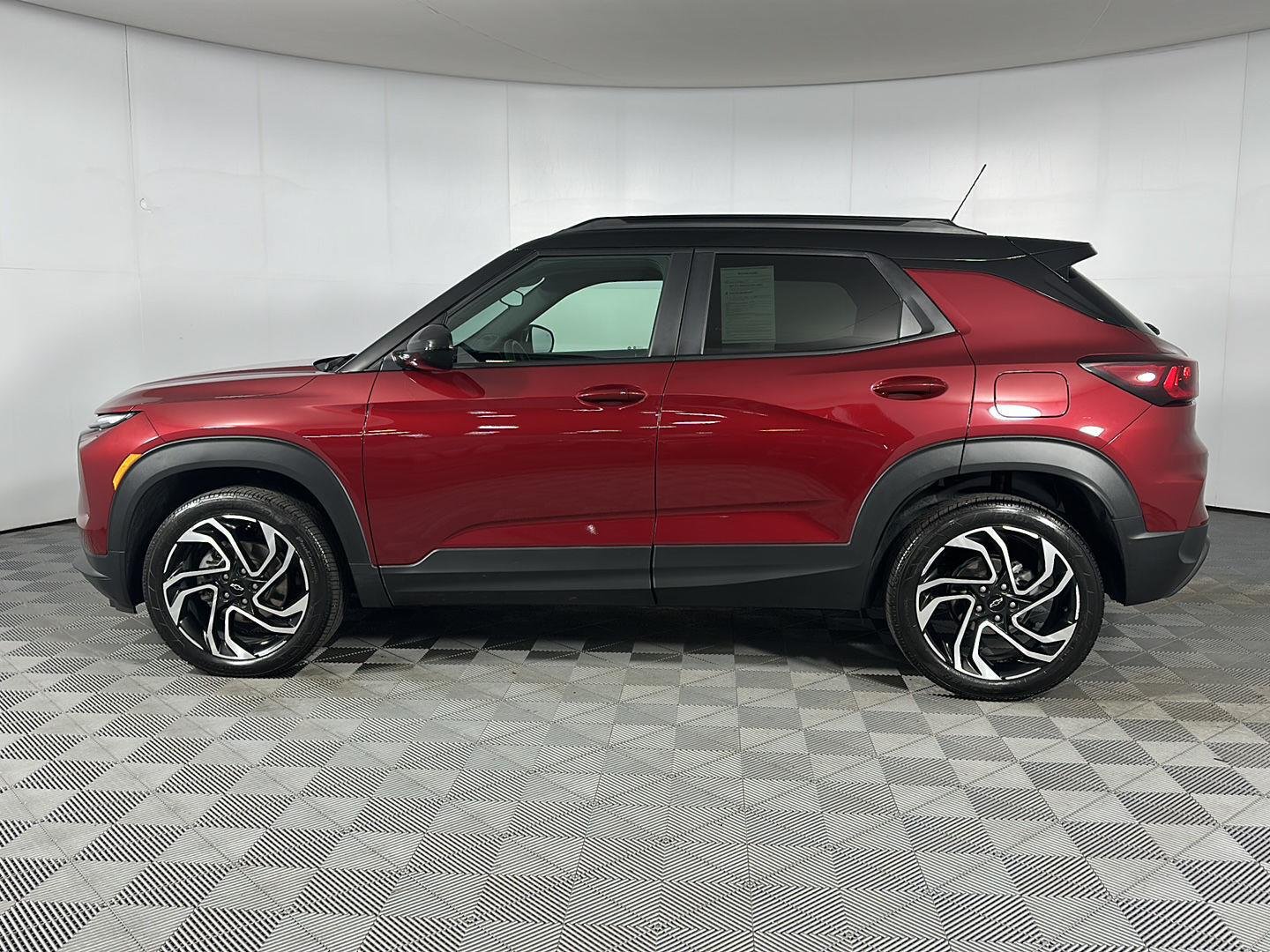 Used 2024 Crimson Metallic Chevrolet RS image 5