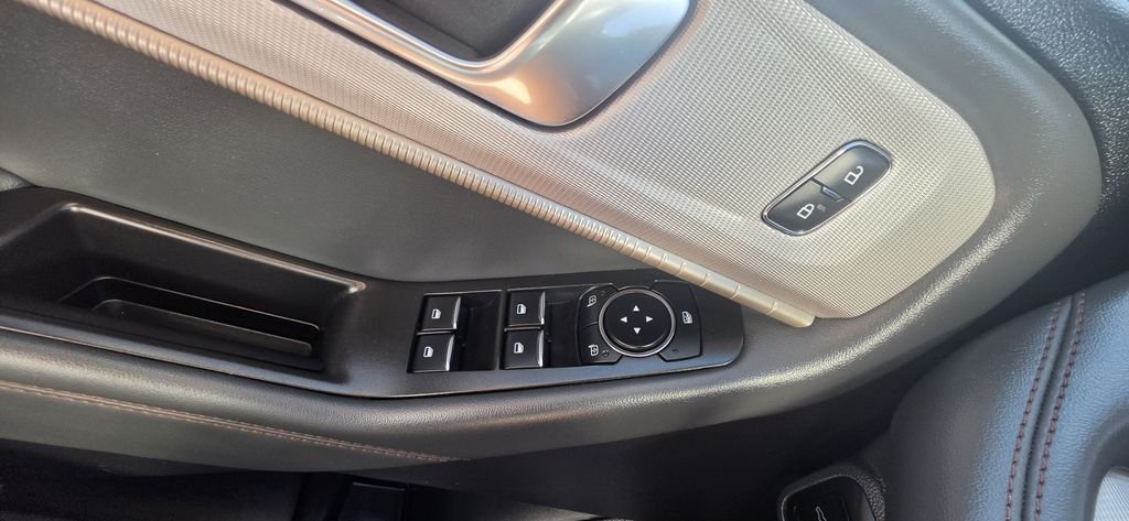 Used 2025 White Metallic Ford Active image 13