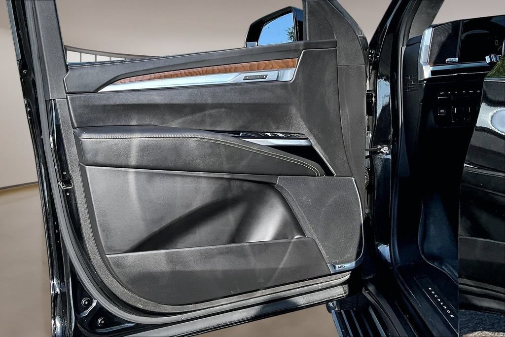 Certified Used 2025 Black Raven Cadillac Sport Platinum image 18