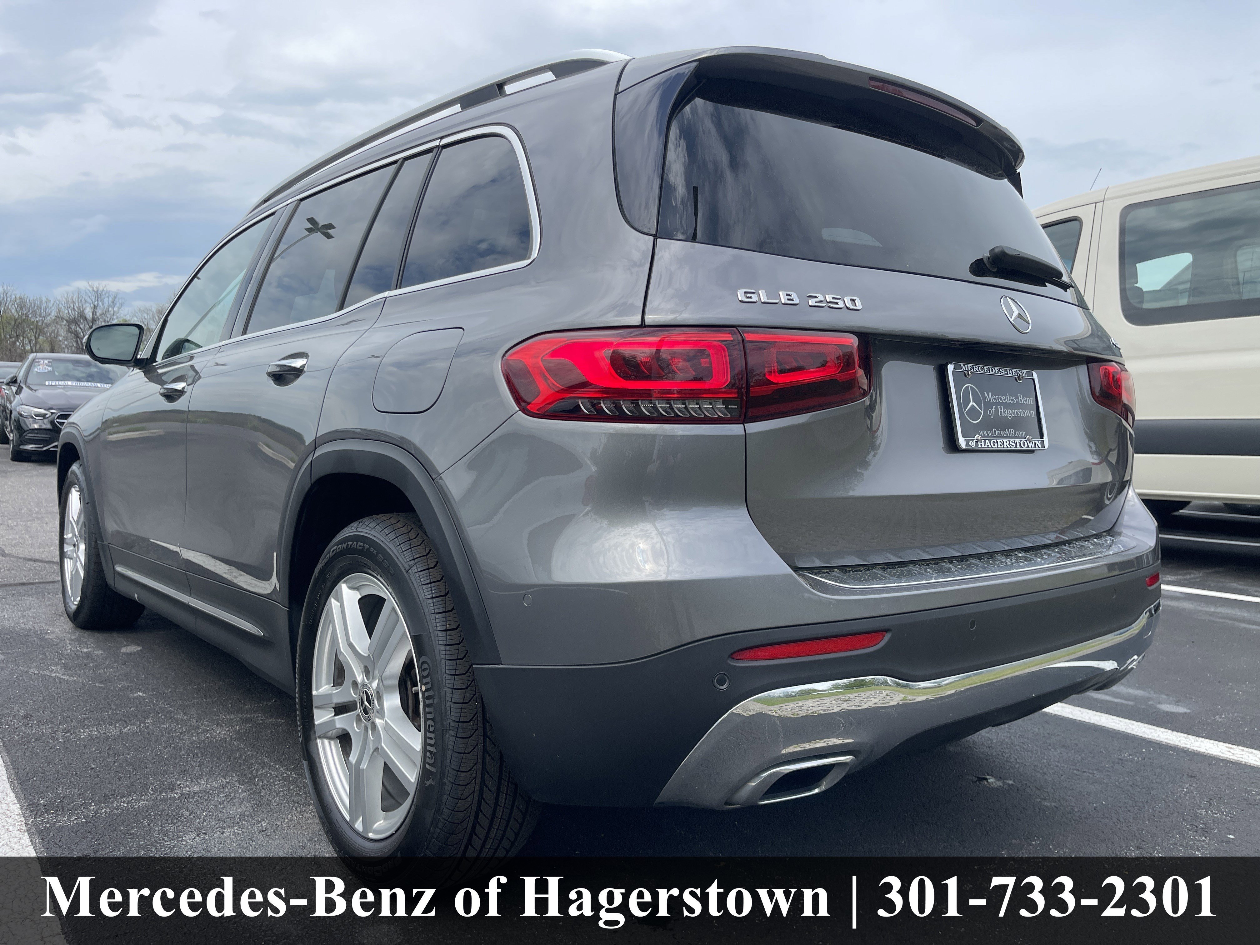 Certified Used 2022 Mountain Grey Metallic Mercedes-Benz GLB 250 4MATIC® SUV image 32