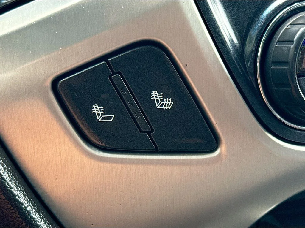 Used 2018 Black GMC SLE image 20