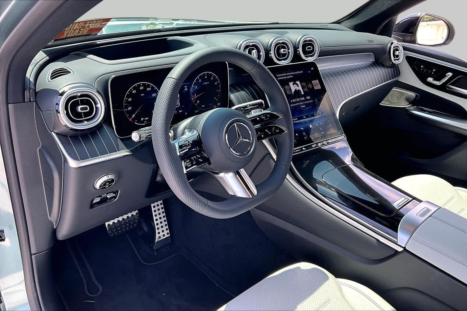Used 2026 Verde Silver Metallic Mercedes-Benz GLC 300 image 17