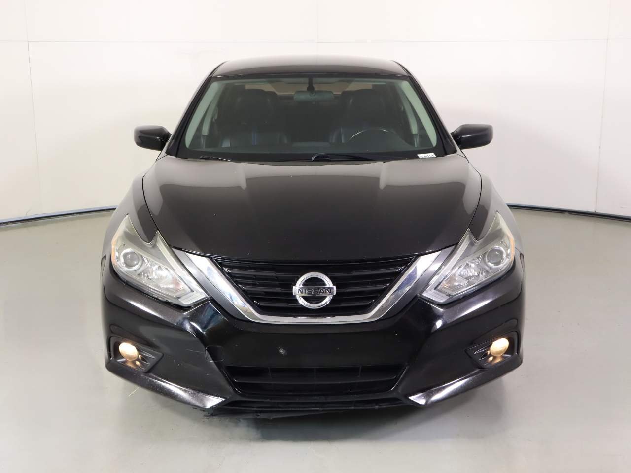 Used 2018 Black Nissan 2.5 SR image 6