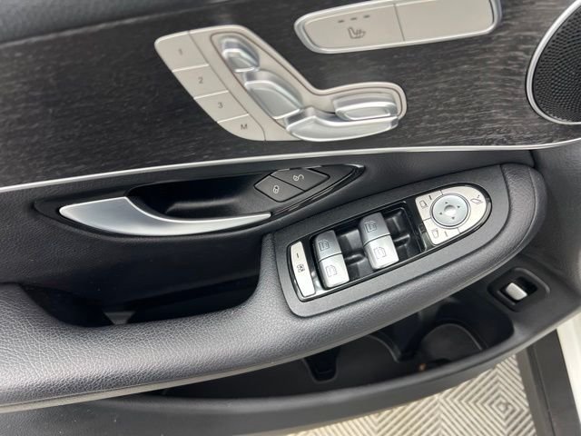 Used 2022 White Mercedes-Benz GLC 300 image 13