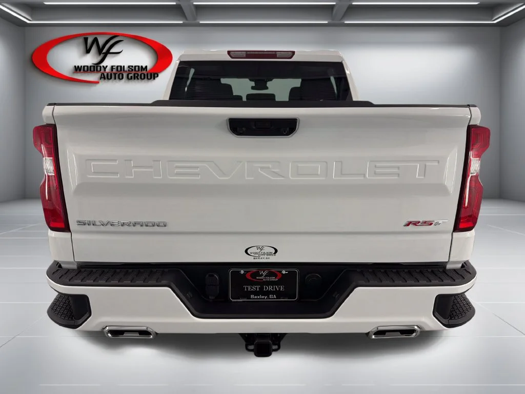 New 2026 Summit White Chevrolet RST image 7