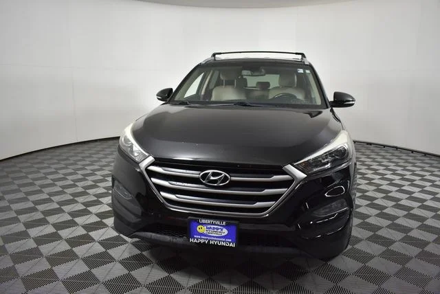 Used 2017 Black Hyundai SE Plus image 3