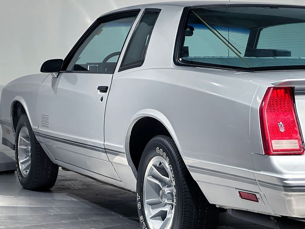 Used 1987 Gray Chevrolet  image 30