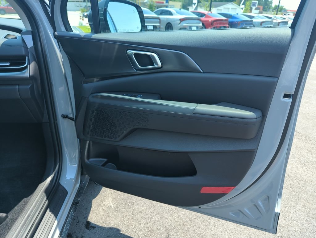 New 2026 Ceramic Silver Kia SX image 35