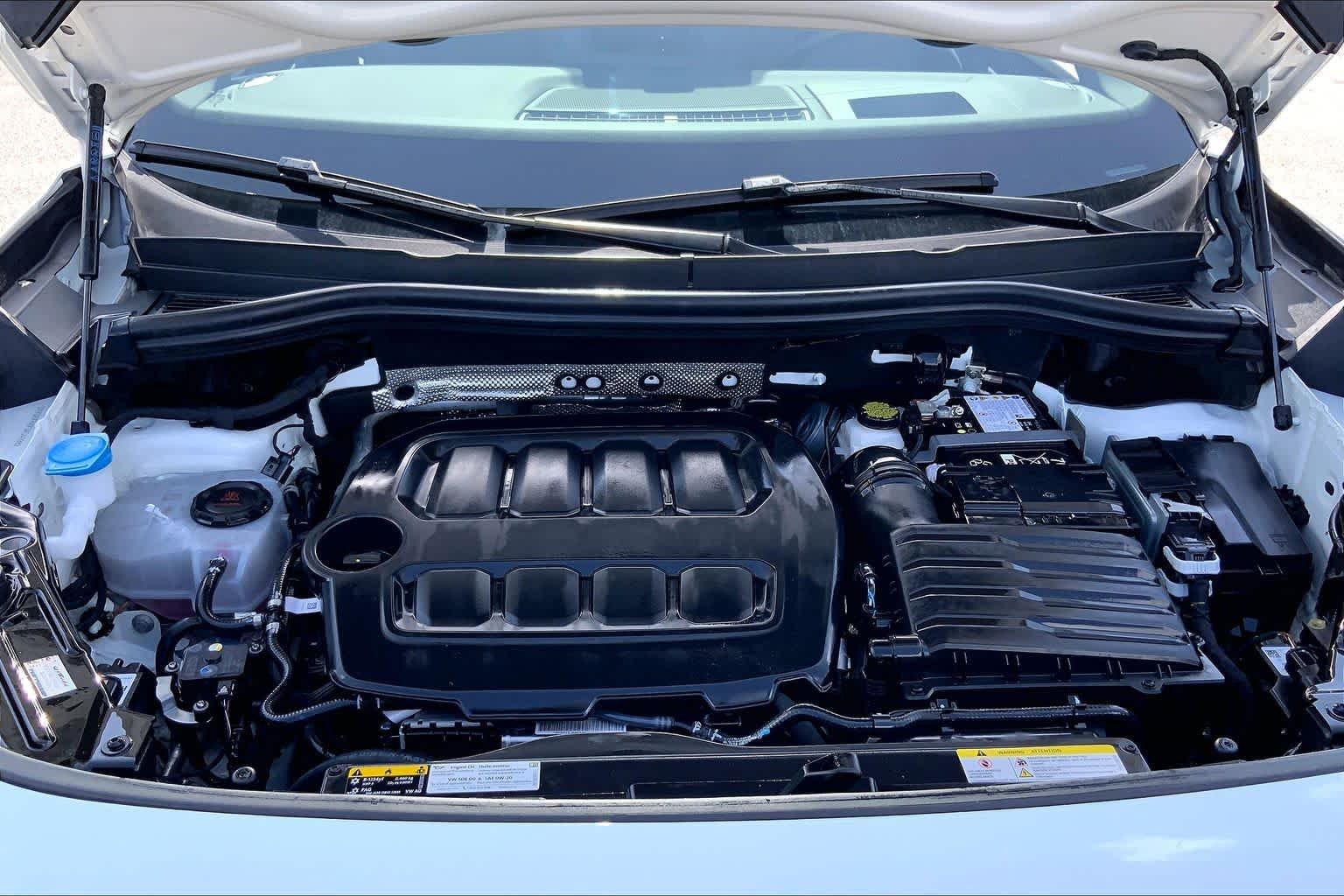 Used 2025  Deep Black Roof Volkswagen SE R-Line Black image 31