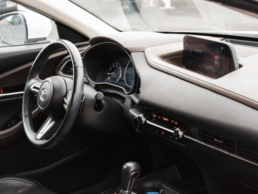 Used 2020 Snowflake White Pearl Mica Mazda Premium Package image 26