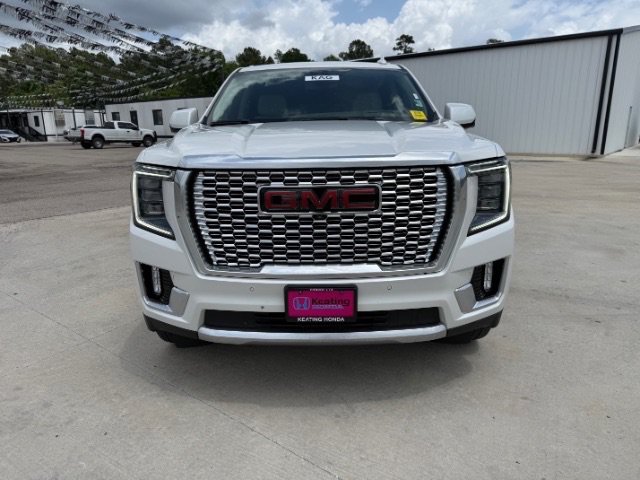 Used 2021 White Frost Tricoat GMC Denali image 8