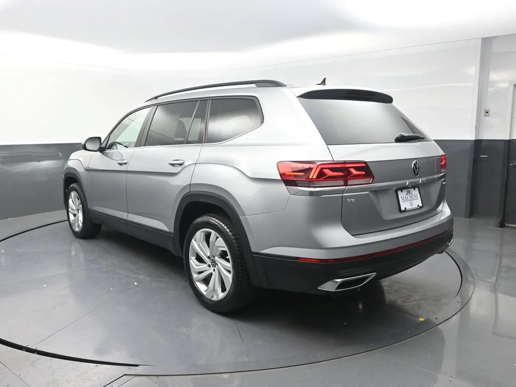 Used 2023 Silver Volkswagen 2.0T SE w/Technology image 8