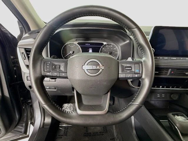 Used 2025 Gray Nissan SV image 11
