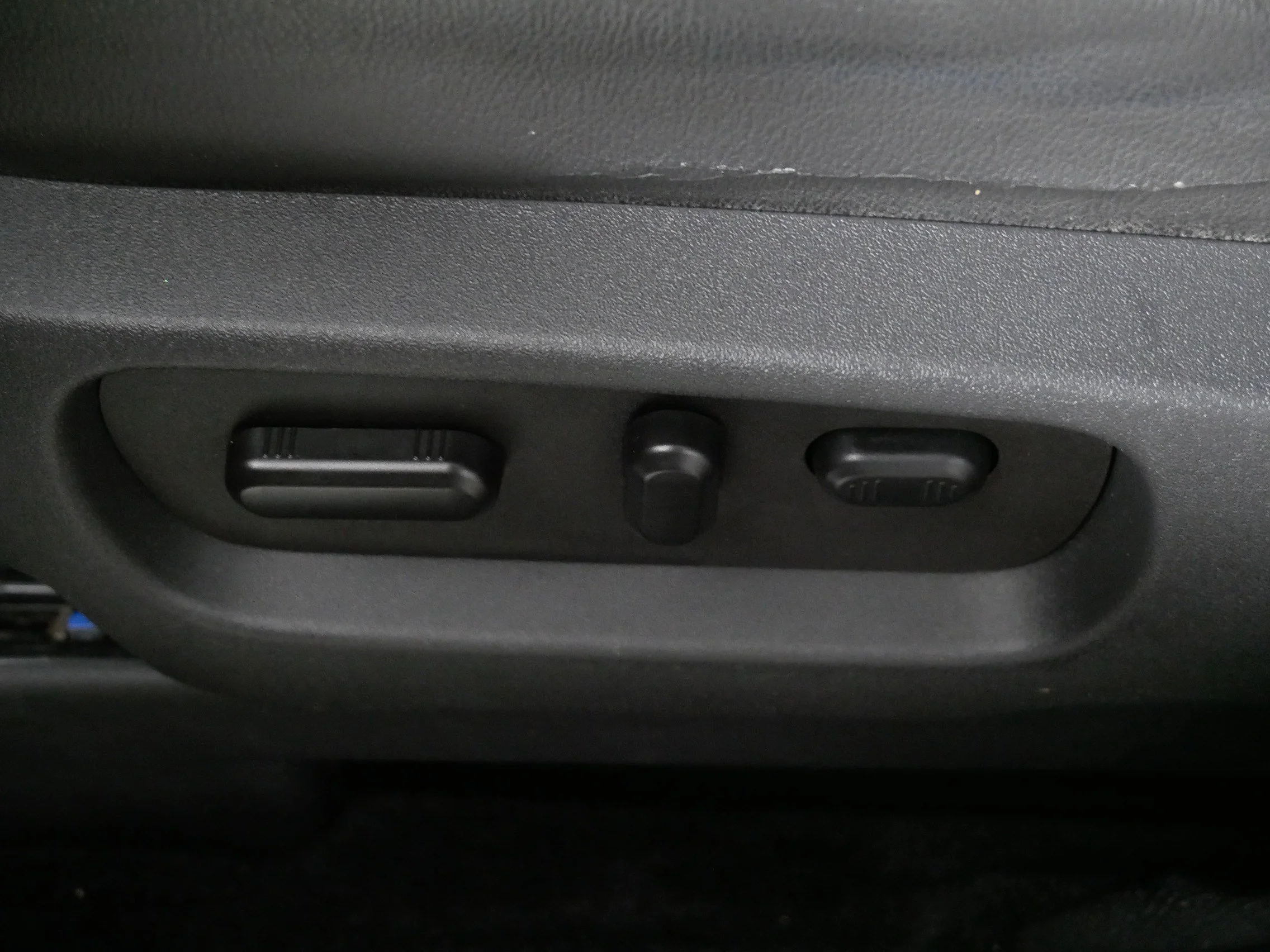 Used 2017 Shadow Black Ford SEL image 20