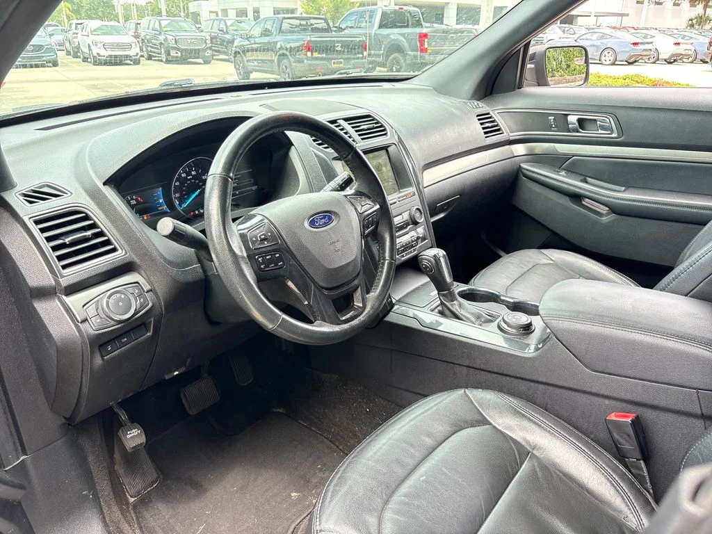 Certified Used 2018 Gray Ford XLT image 6