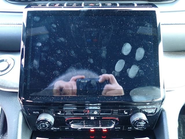 New 2025 Velvet Red Pearl-Coat Exterior Paint Jeep Limited image 21